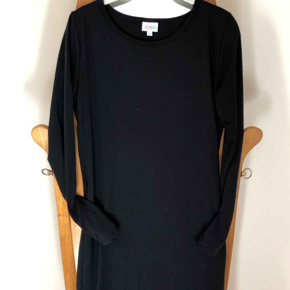 LuLaRoe Black Debbie Dress! 🖤